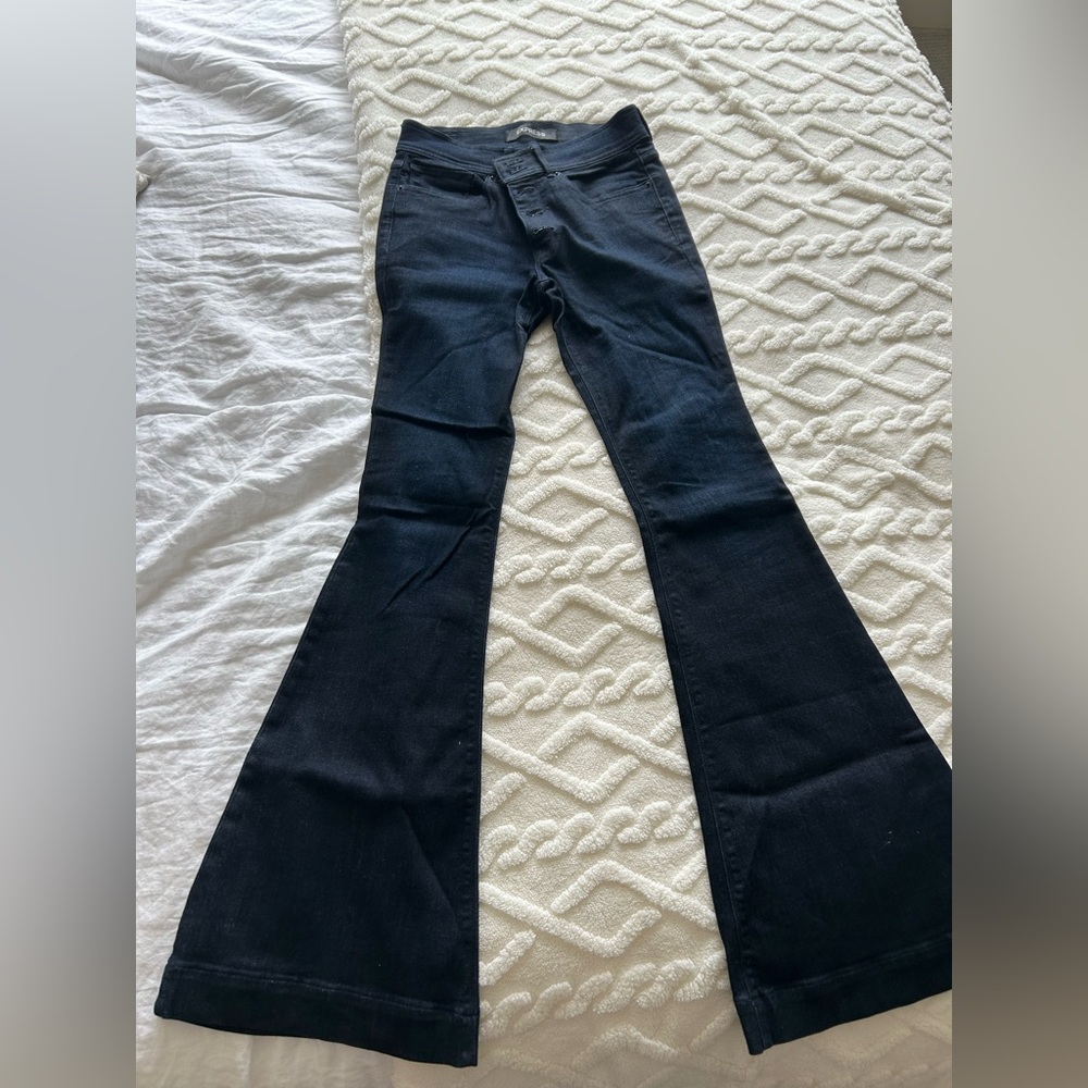 Express high rise bell flare size 4 tall jeans